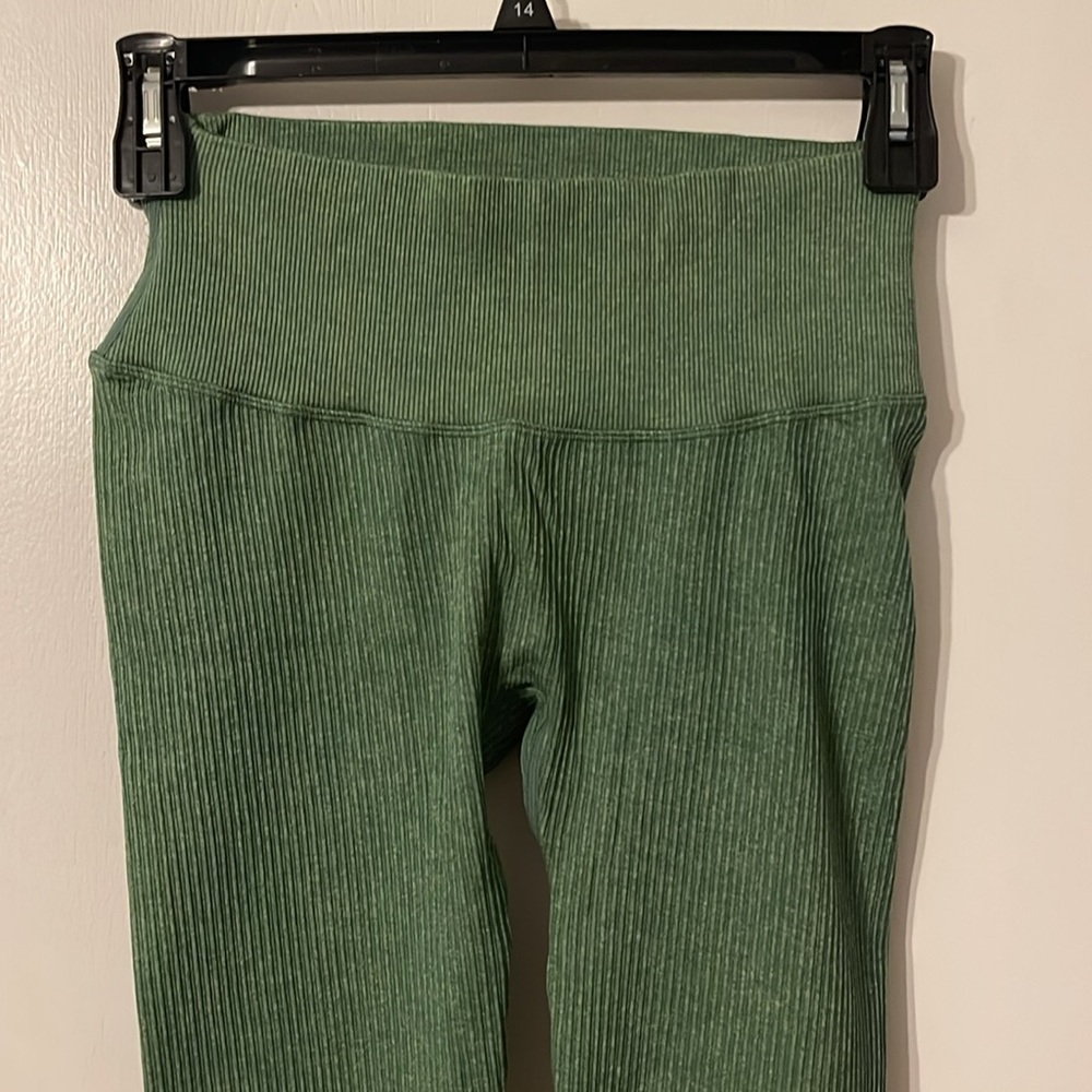 Vitality Green Seamless Leggings - Picture 2 of 5